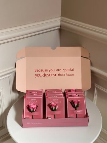 توزيعات العيد ورد صناعي + تشوكلت