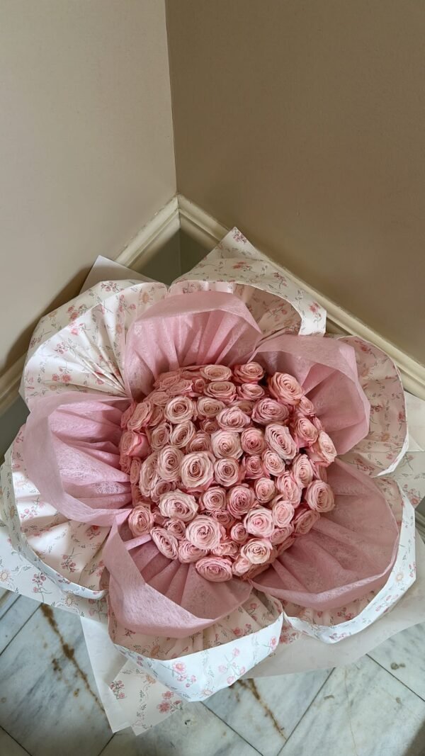 بوكيه ورد سبري روز  / Spray Rose Birds Nest