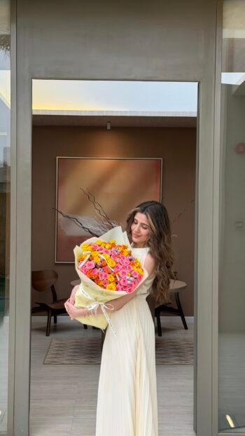 بوكيه ورد مكس  ( تسليم فوري )